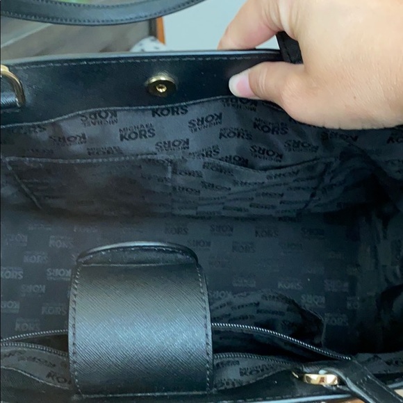 Michael Kors - Emmy Large Double Handle Tote - Picture 6 of 8